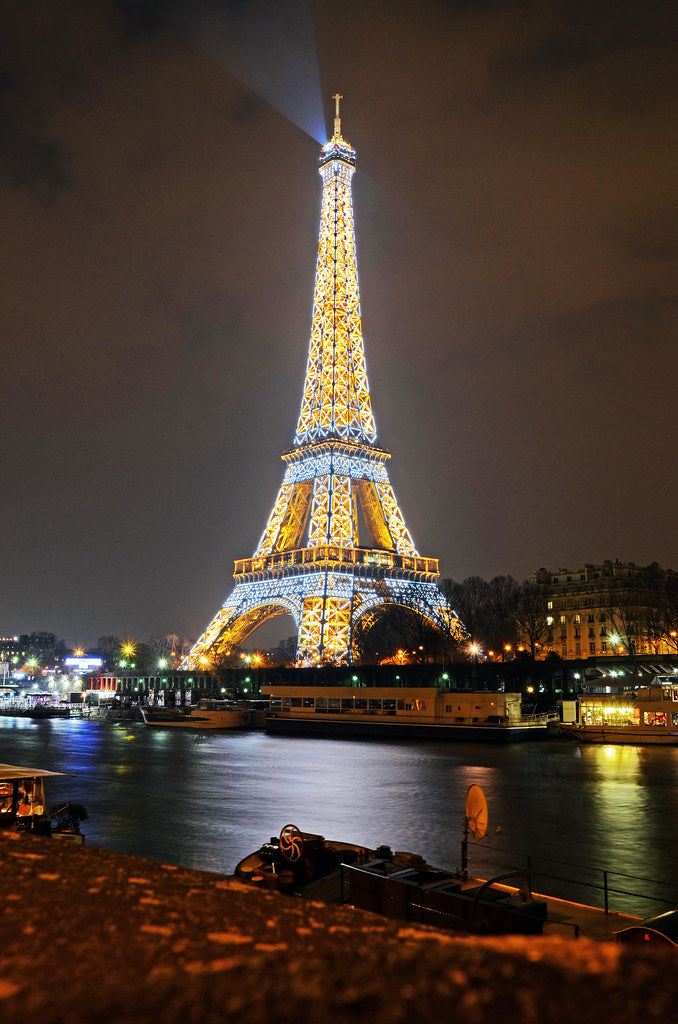 The Enchanting Charm of Paris: A Sightseeing Guide to the City of Lights